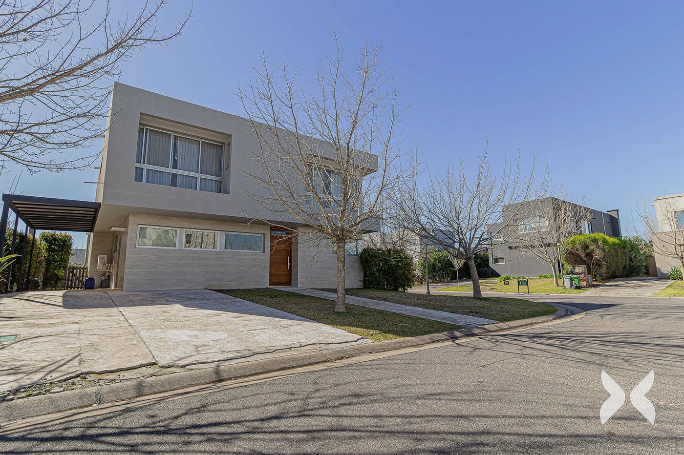 Frente de la casa